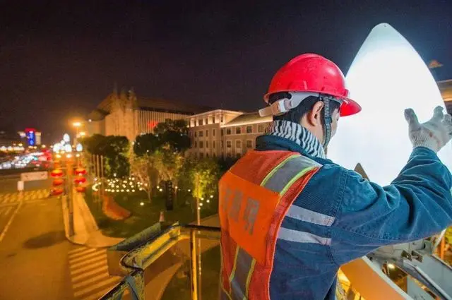 太陽能路燈和其他的路燈有什么優勢嗎